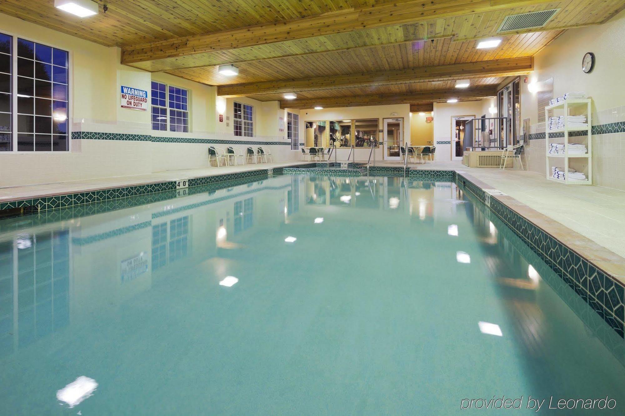 Country Inn & Suites By Radisson Kenosha - Pleasant Prairie Ngoại thất bức ảnh